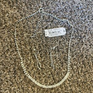 Women’s 16-18” necklace silver with rhinestones and earrings